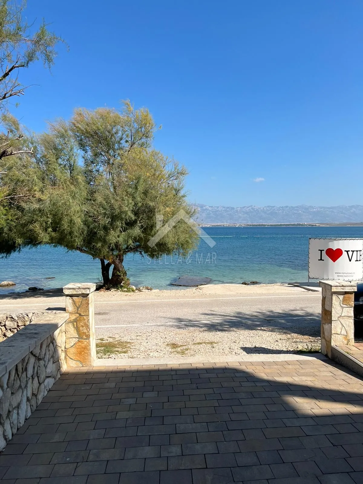 kuća sa 6 apartmana 1. red do mora - vir - slika 3