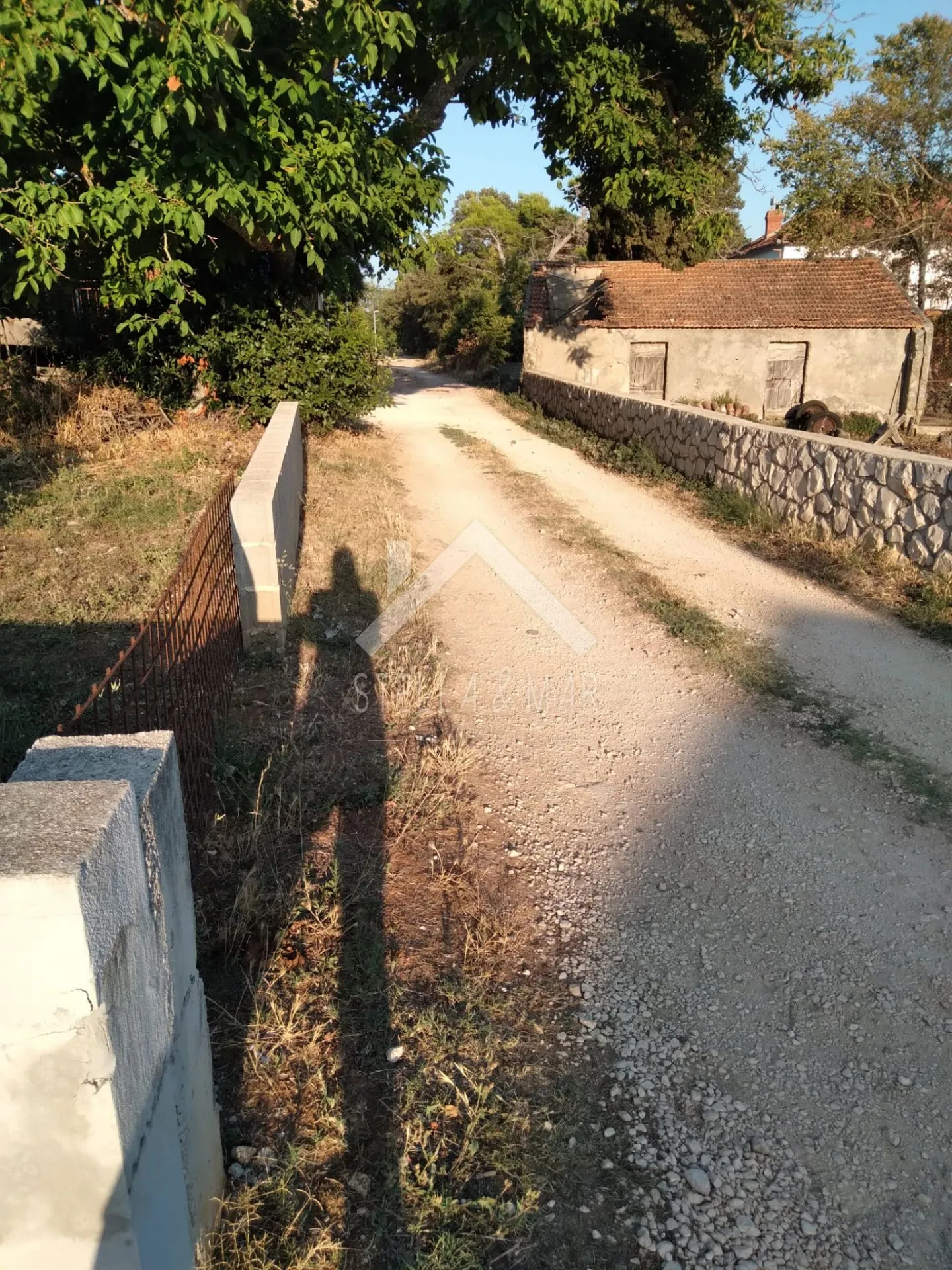 građevinsko zemljište 747m2 - zaton - slika 2