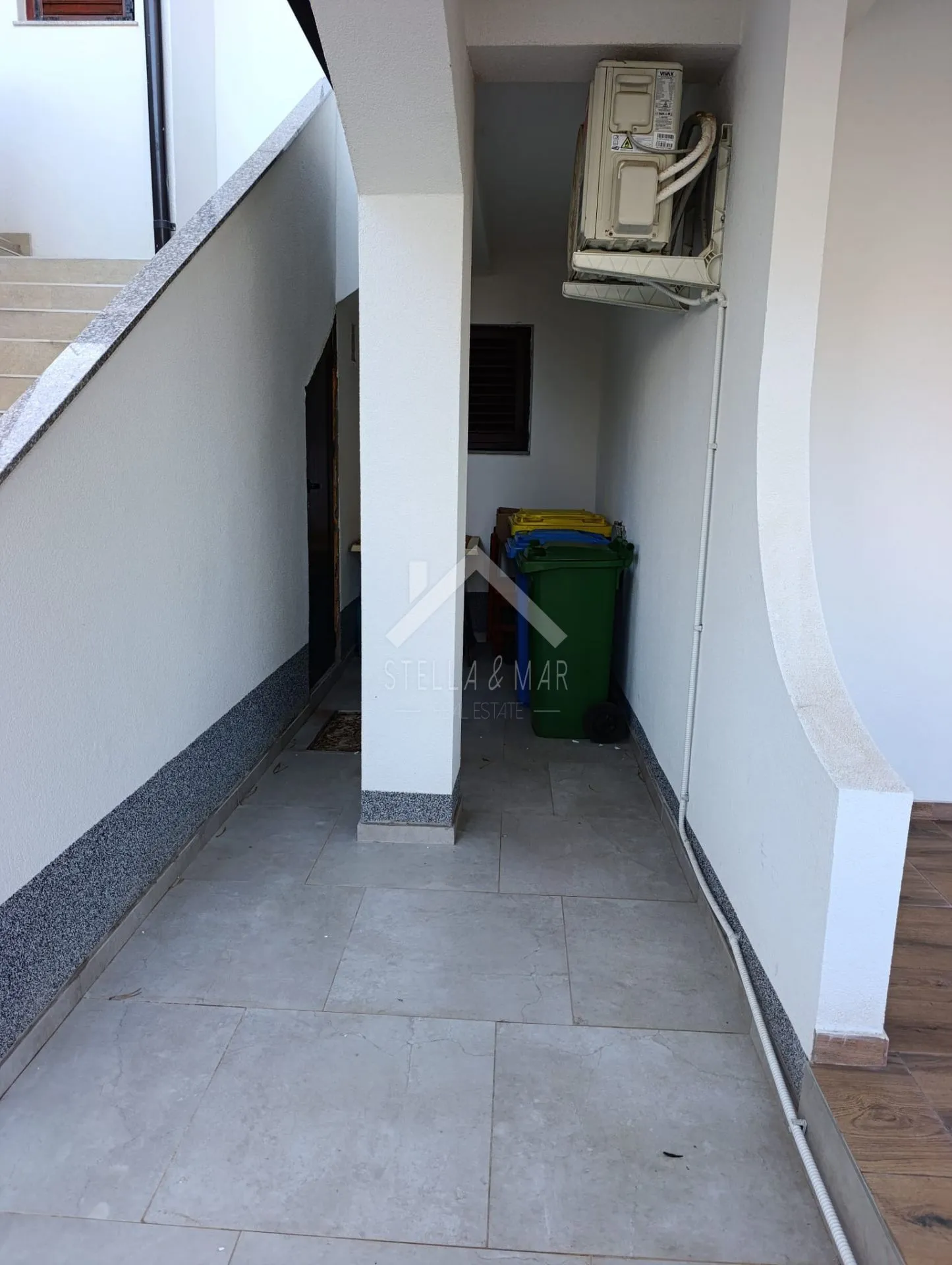 kuća sa dva stana 240m do mora, pogled - vir - slika 32