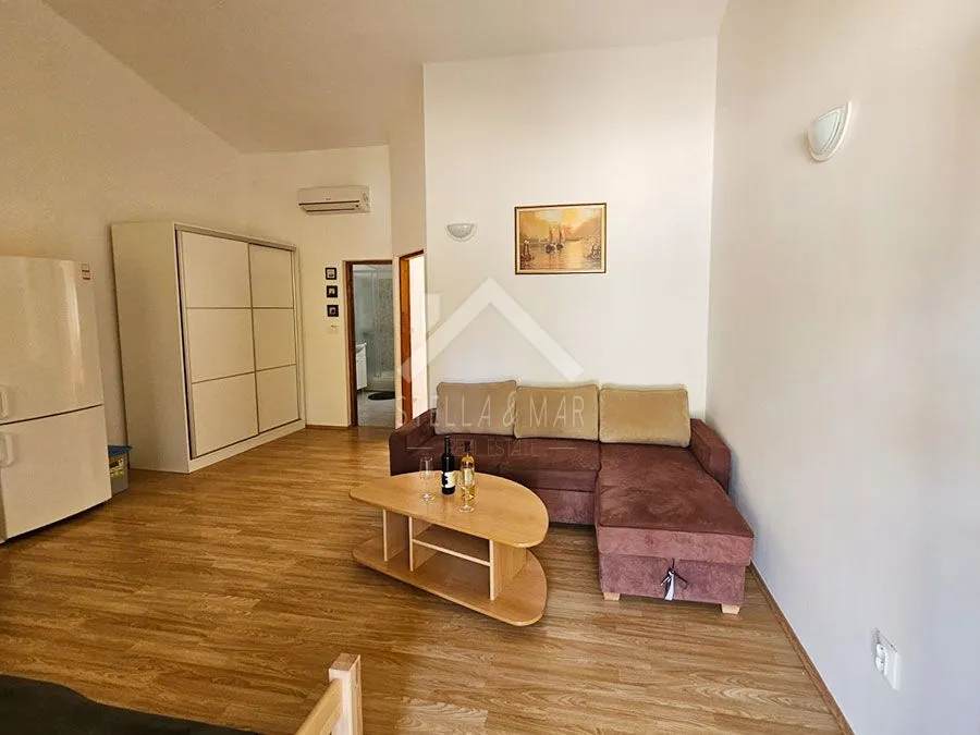 apartman u nizu, pogled na more - vir - slika 9
