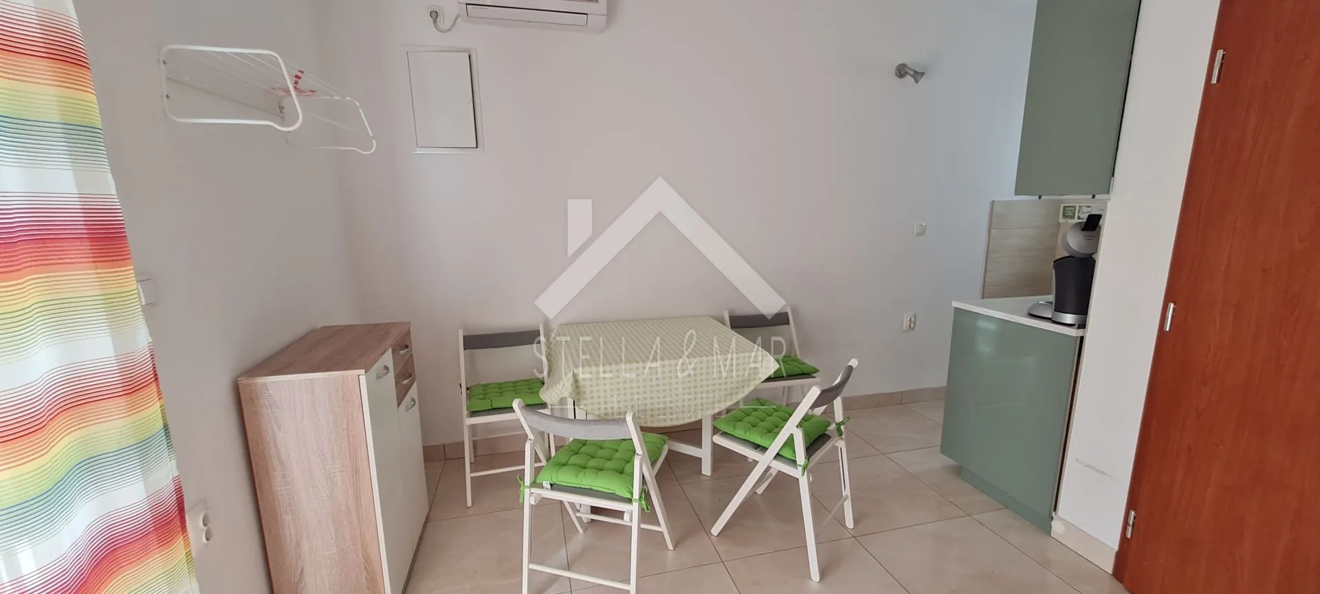 kuća sa 4 apartmana, južna strana - vir - slika 9