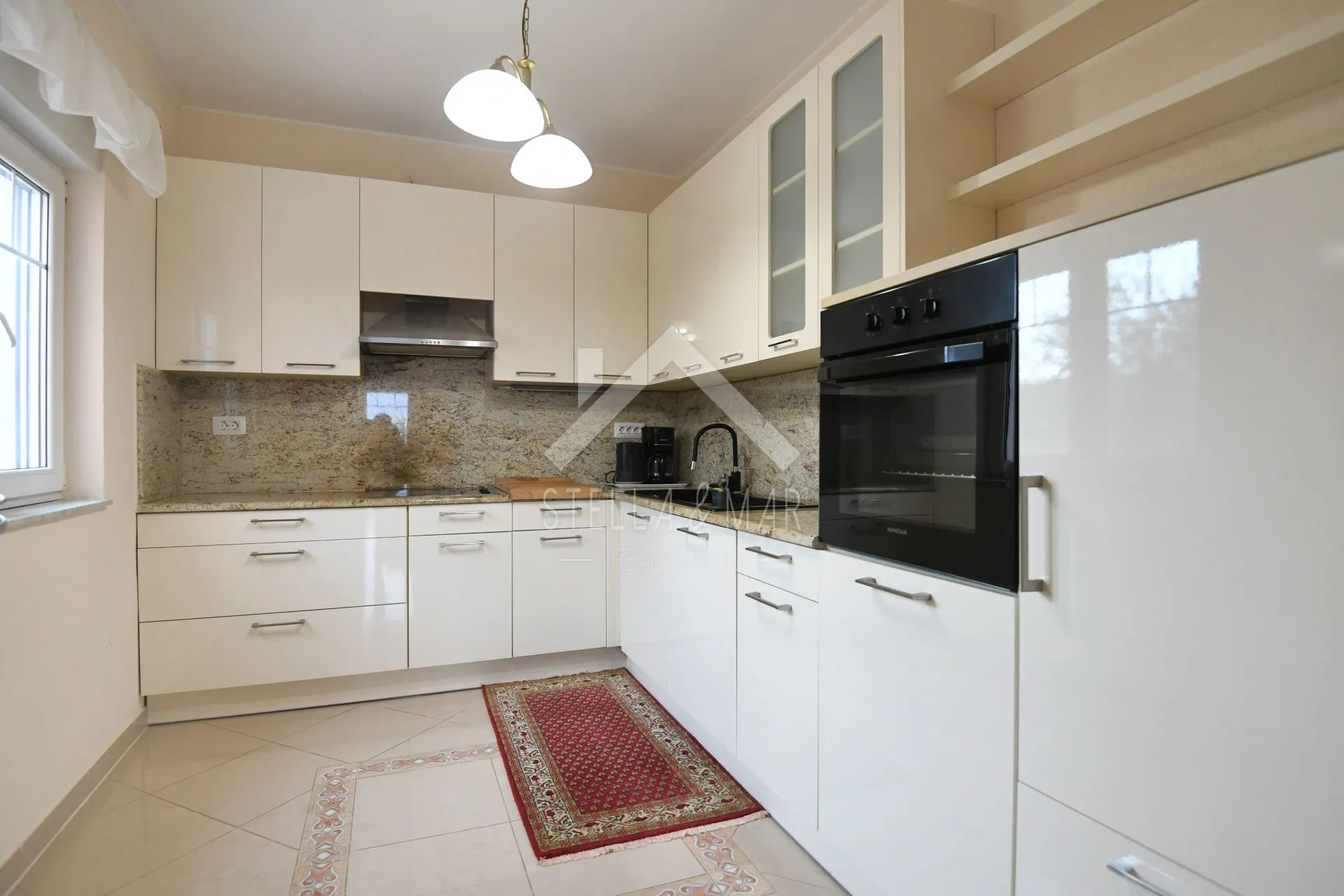 komforna kuća jedinstvenog stila sa pogledom - privlaka - slika 15