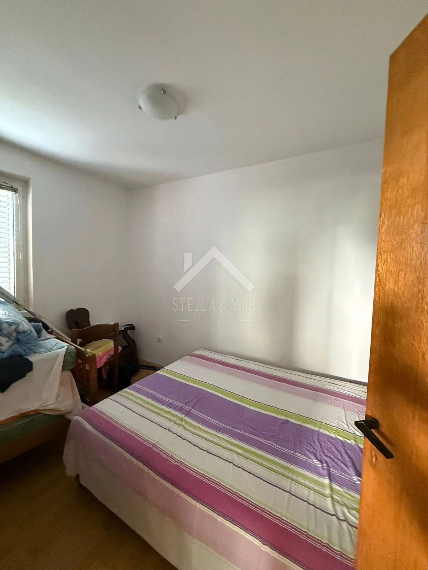 kuća sa tri stana i prostranom okućnicom od 1233m2,centar - vir - slika 9