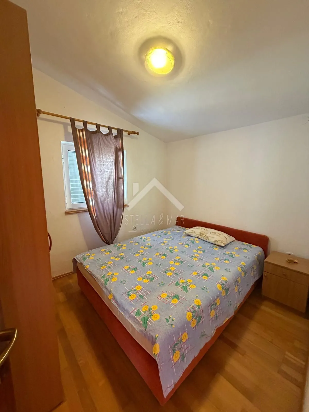 kuća sa 3 stana, prostrana parcela, centar - vir - slika 18