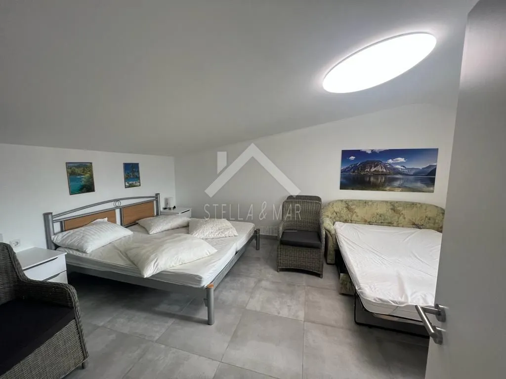 kuća sa 4 apartmana sa pogledom na more - vir - slika 49