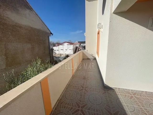 kuća sa 4 apartmana, 50m od mora - nin - slika 21