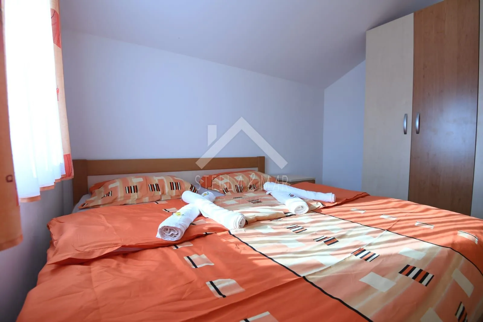 samostojeća kuća sa 5 apartmana - vir - slika 12