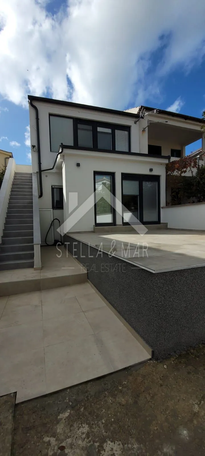 dvojna kuća sa dva apartmana -vir - slika 2