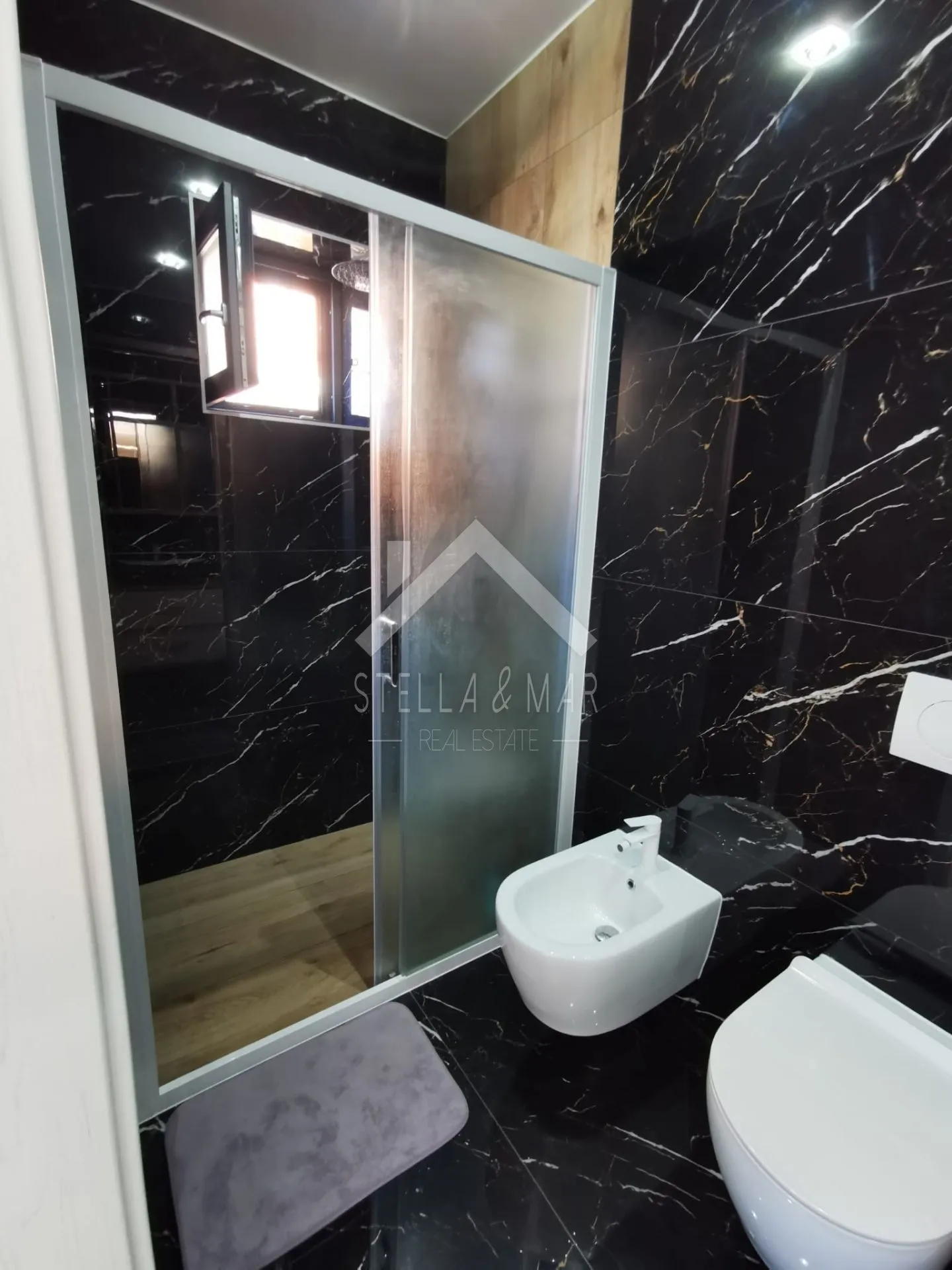 luksuzna villa sa bazenom u centru - vir - slika 36