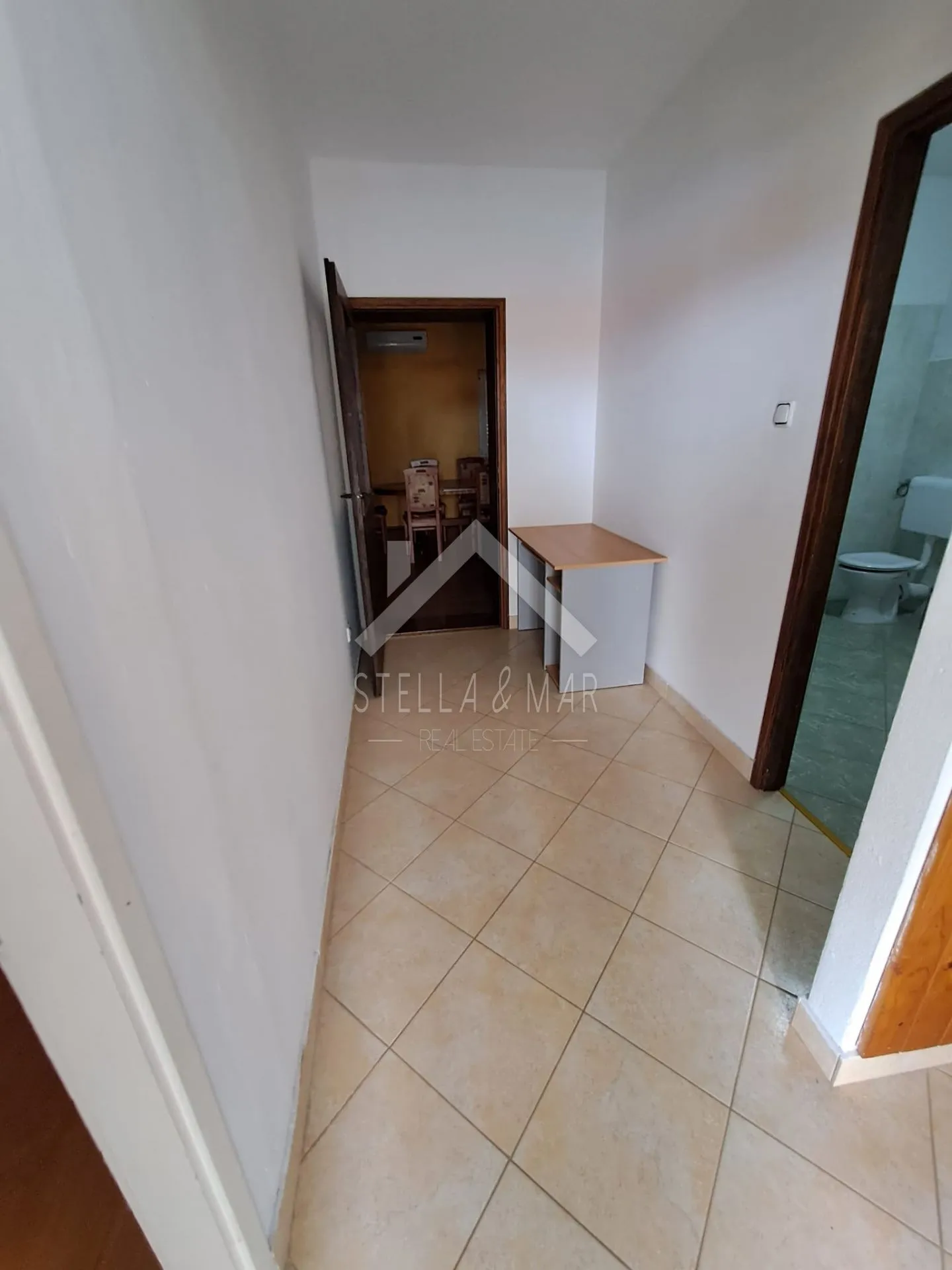kuća sa prostranom okućnicom, centar - vrsi - slika 18
