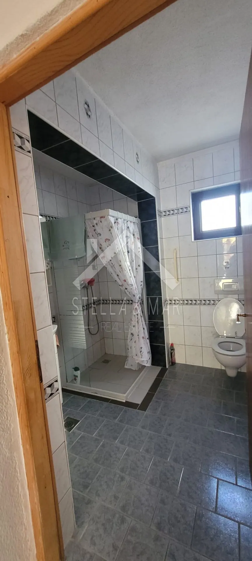 kuća sa 5 apartmana - vir - slika 19