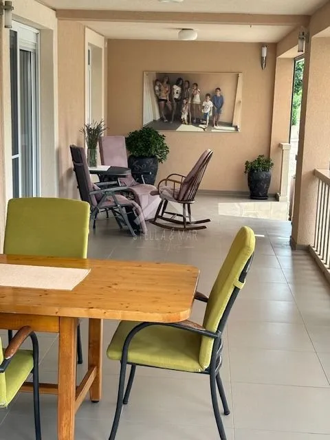 prekrasna kuća sa 3 stana - vir - slika 7
