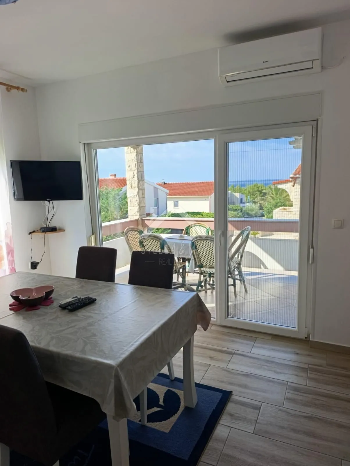 kuća sa 4 apartmana i bazenom - vir - slika 26