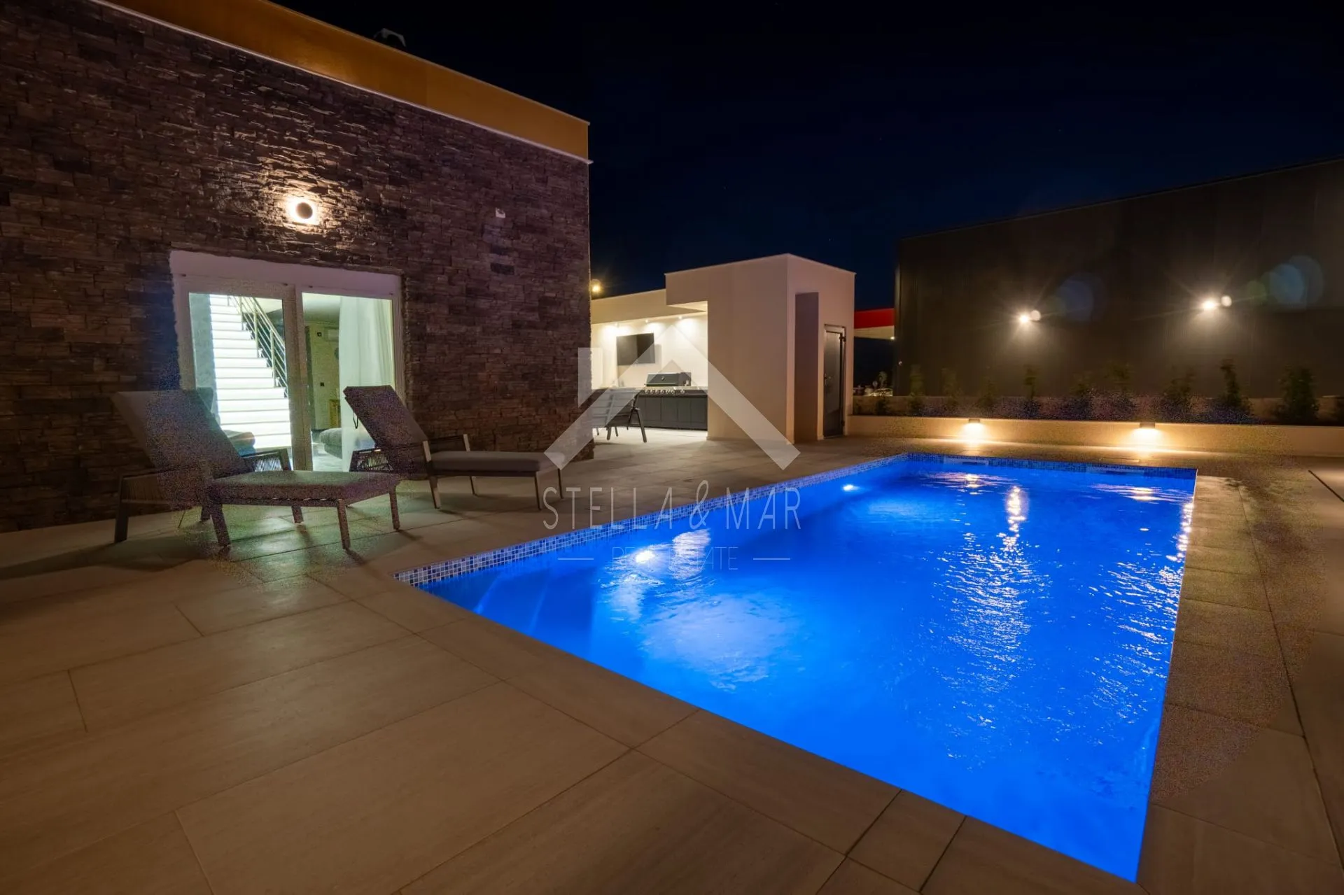 villa sa bazenom, pogled na more - privlaka - slika 17
