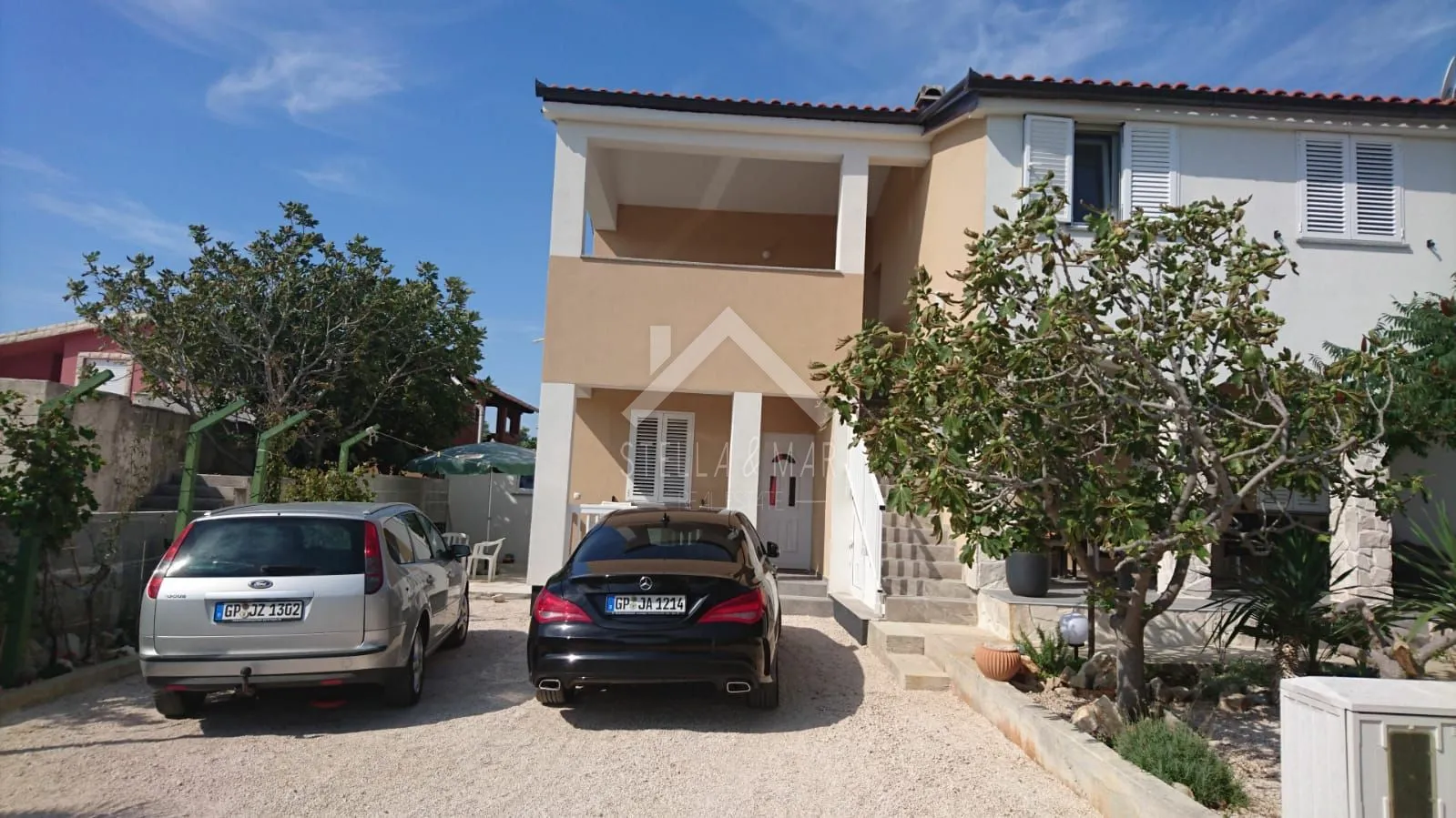 Kuća sa tri stana, NOVOGRADNJA - Vir