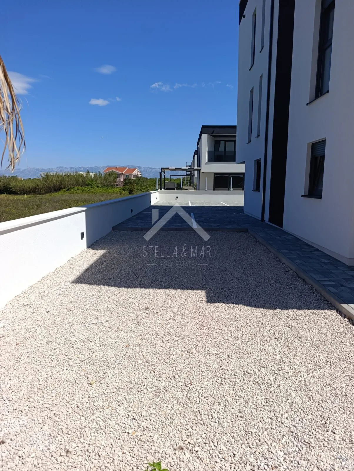 dvosobni apartman sa vrtom u novogradnji, privlaka - slika 3