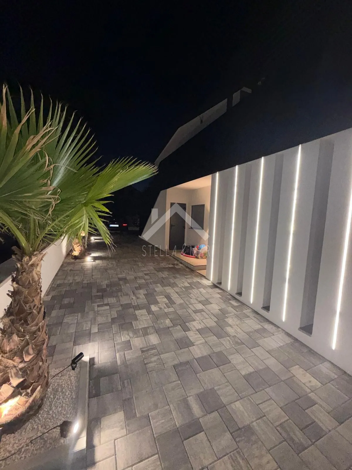 luksuzna villa sa dva apartmana i bazenom, centar - vir - slika 16