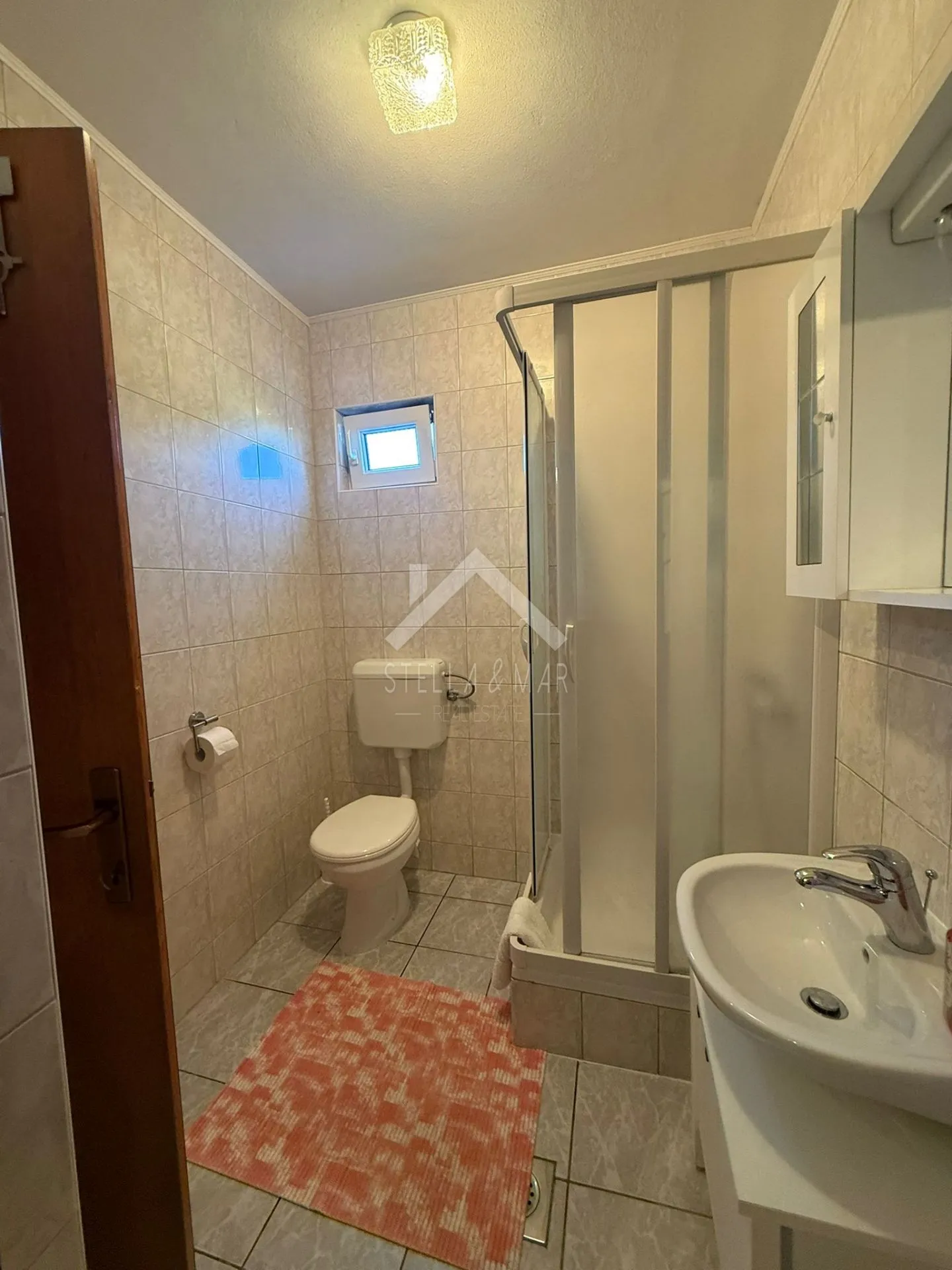 kuća sa dva apartmana, prostrano dvorište - vir - slika 10