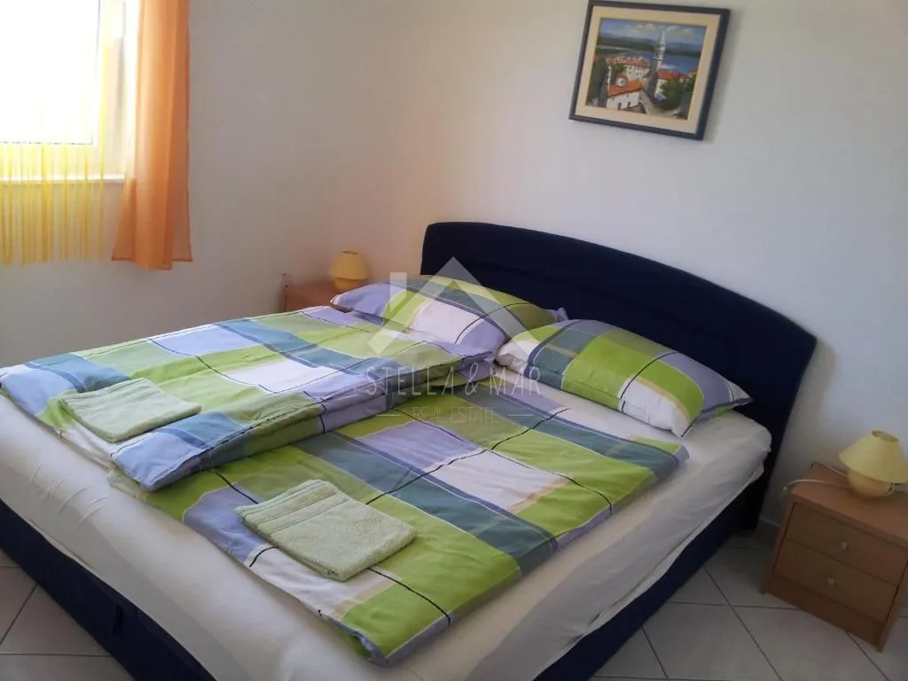 apartmanska kuća sa garažom i predivnom okućnicom - vir - slika 5
