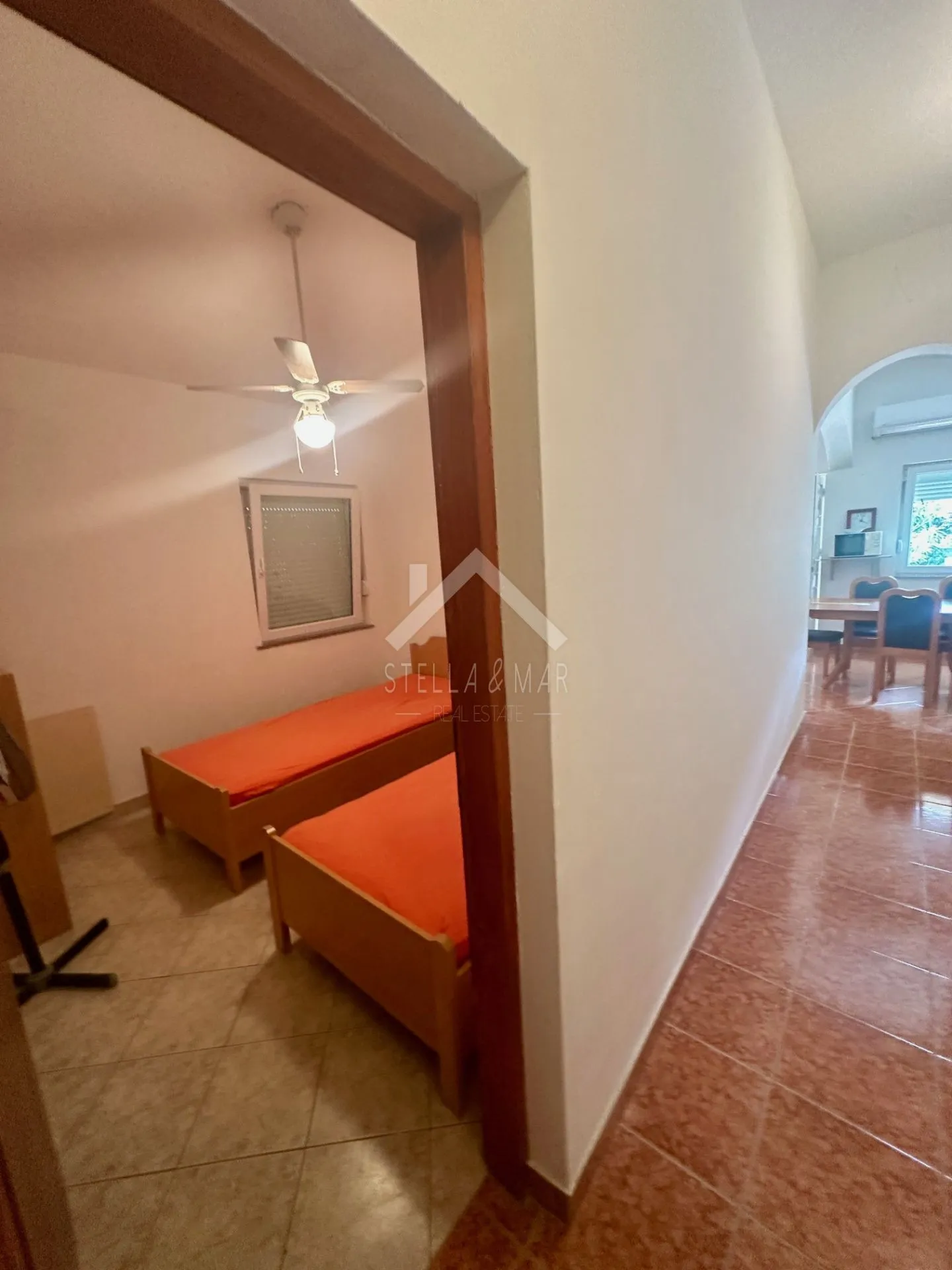 prizemnica sa 2 stana, pored plaže - vir - slika 8