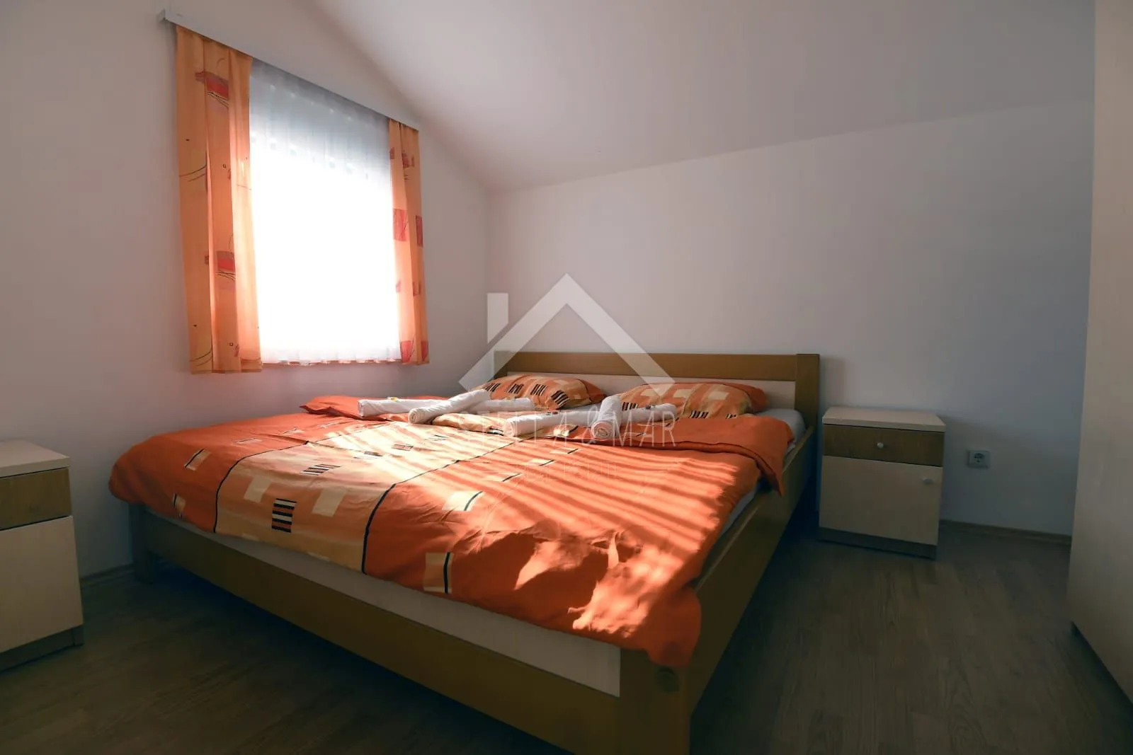 samostojeća kuća sa 5 apartmana - vir - slika 21