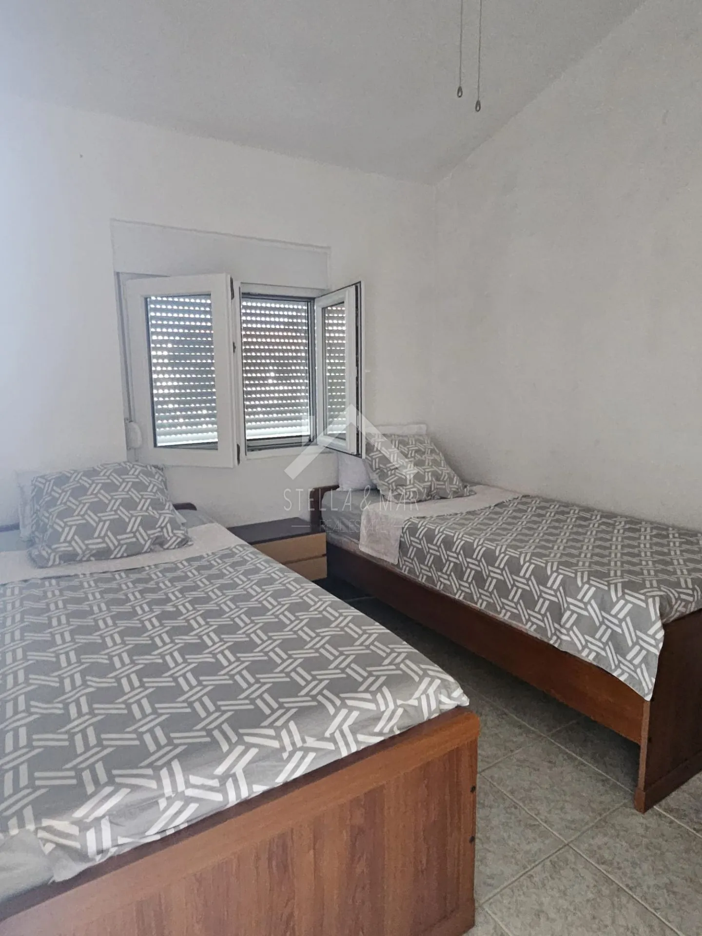 kuća u nizu sa dva apartmana - vir - slika 22