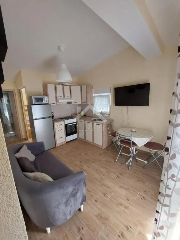 rezervirano kuća sa 4 apartmana - vir - slika 7