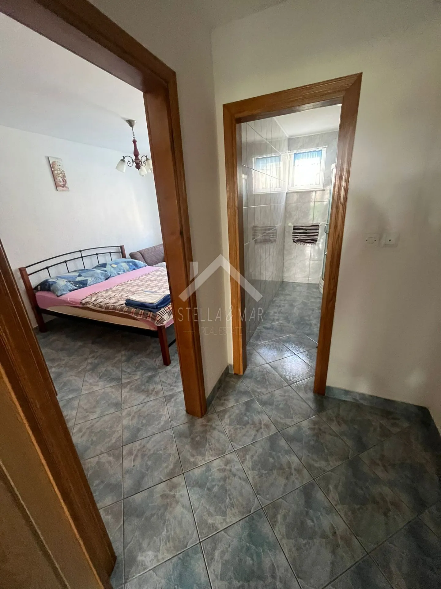 top lokacija! kuća sa 5 apartmana, centar - vir - slika 14