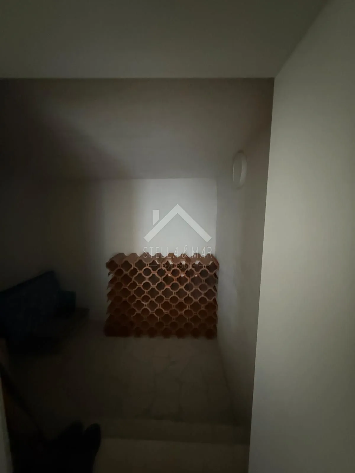 prekrasna kuća sa 3 apartmana - vir - slika 14