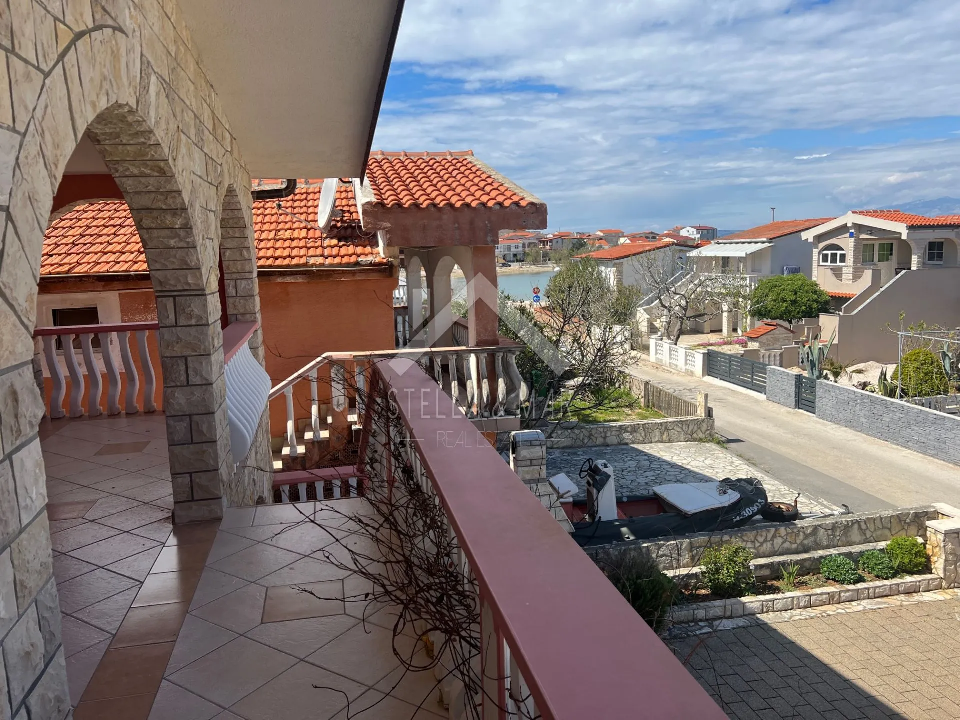 kuća sa 4 apartmana, 50 metara od mora - vir - slika 6