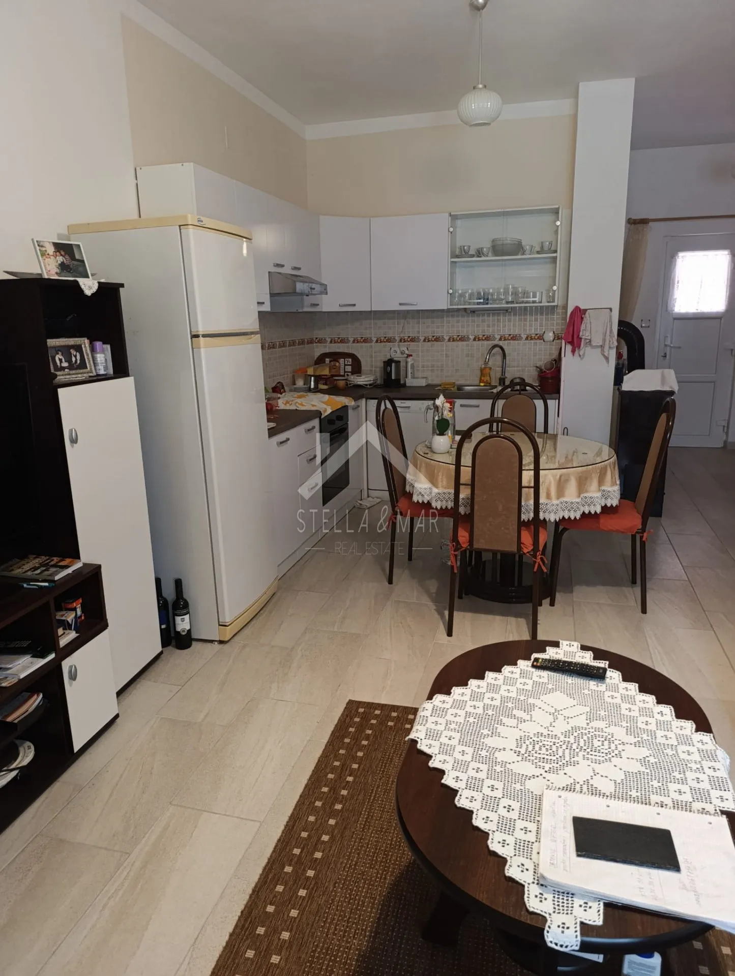 kuća sa 4 stana, garaža, prostrana okućnica - zukve, vrsi - slika 31