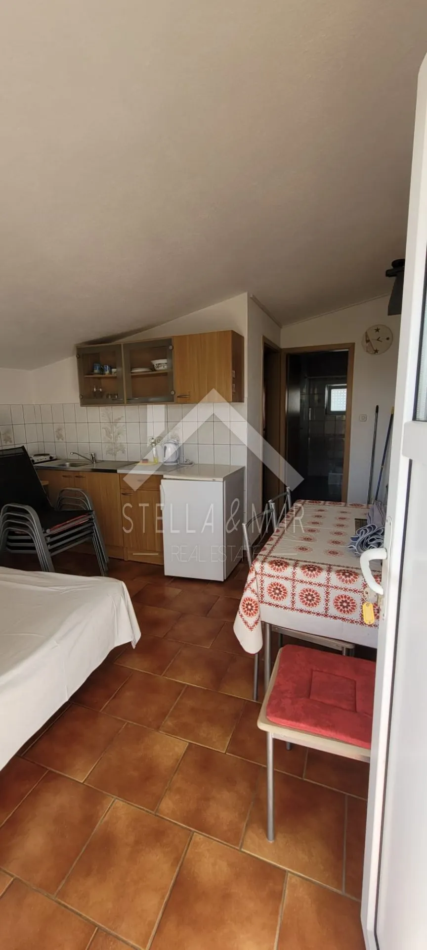 kuća sa 5 apartmana - vir - slika 17