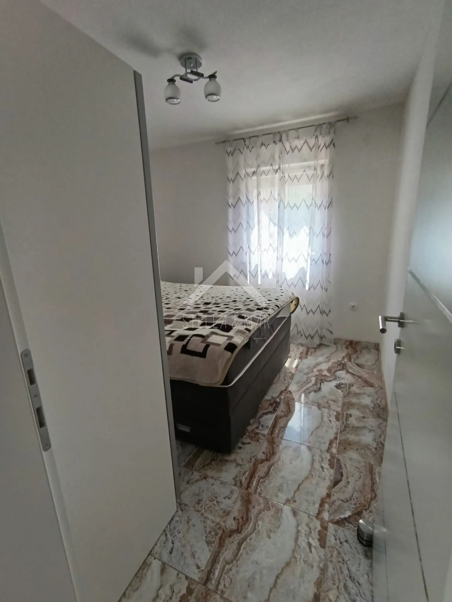 dvosobni apartman - vir - slika 9