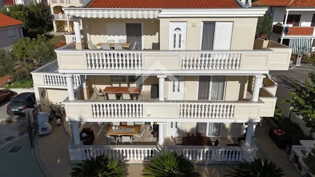 dvosobni apartman sa pogledom na more - kožino - slika 6
