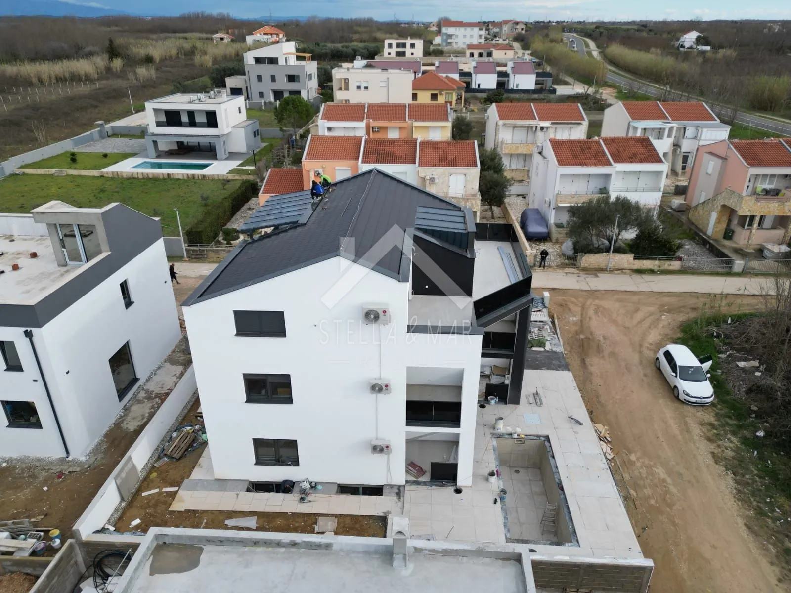 luksuzna kuća sa 3 apartmana i bazenom - privlaka - slika 13