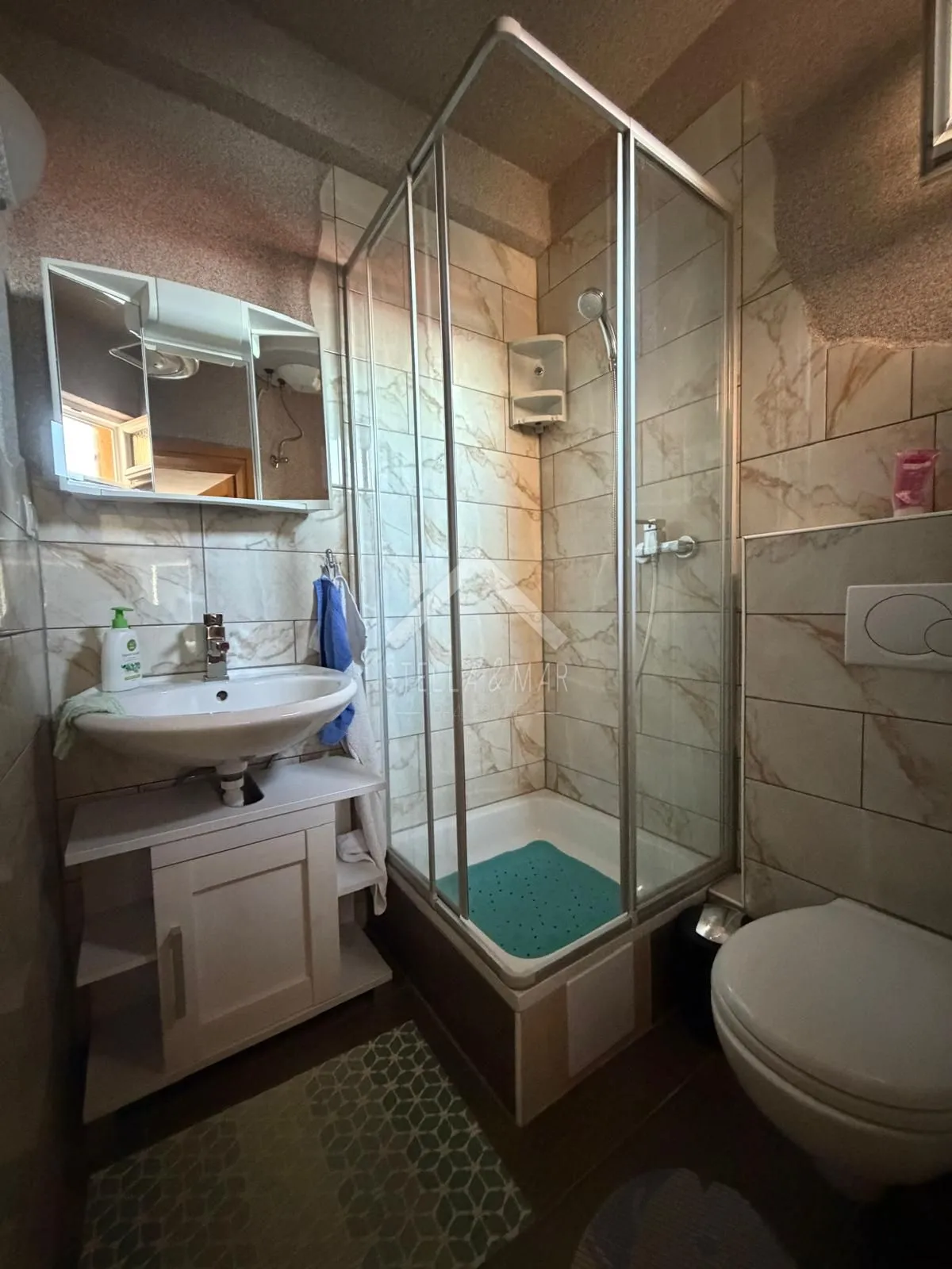 kuća sa 3 apartmana i garažom 350m do mora - vir - slika 25