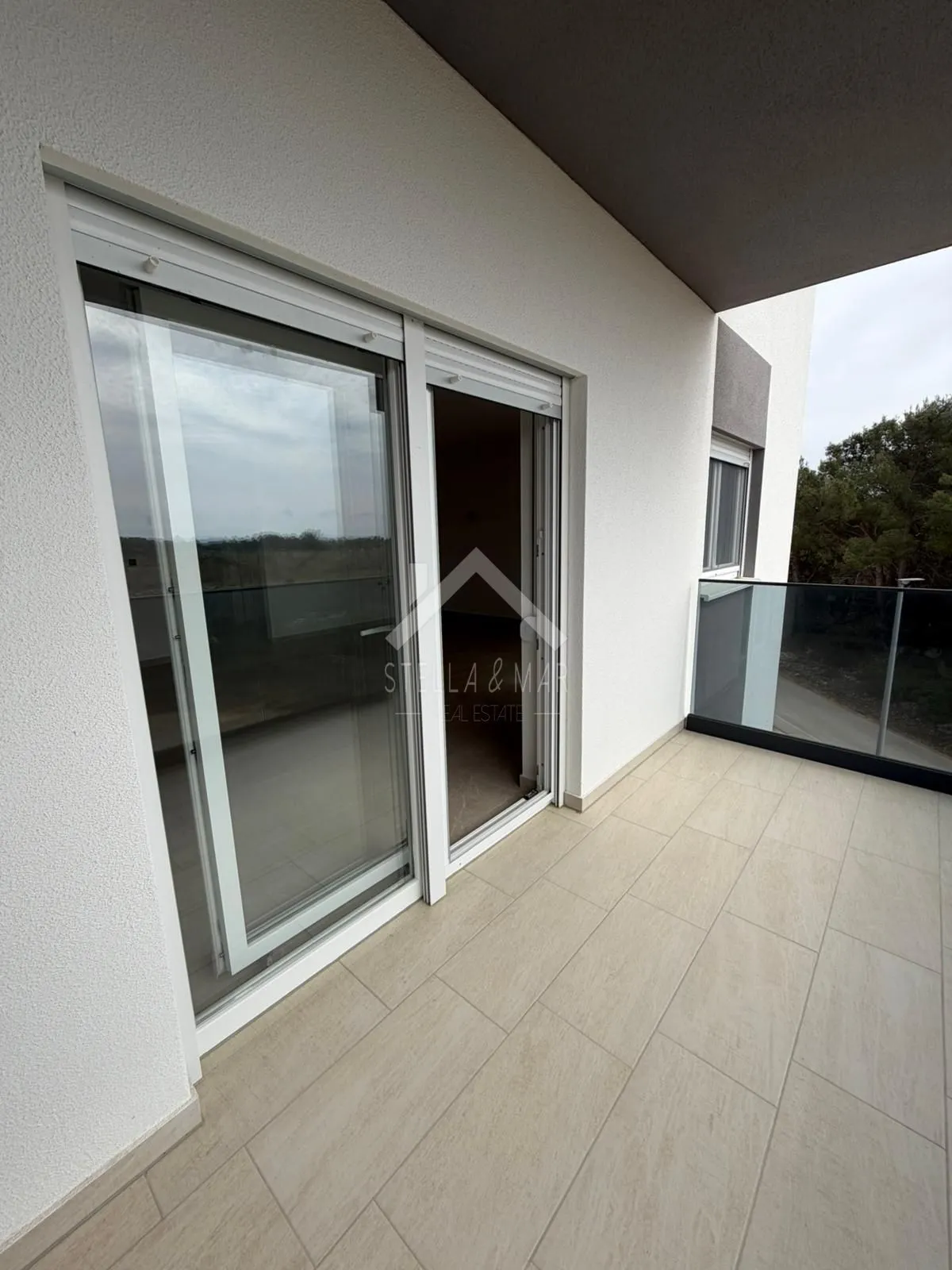 dvosobni apartman sa krovnom terasom, pogled - vir - slika 14
