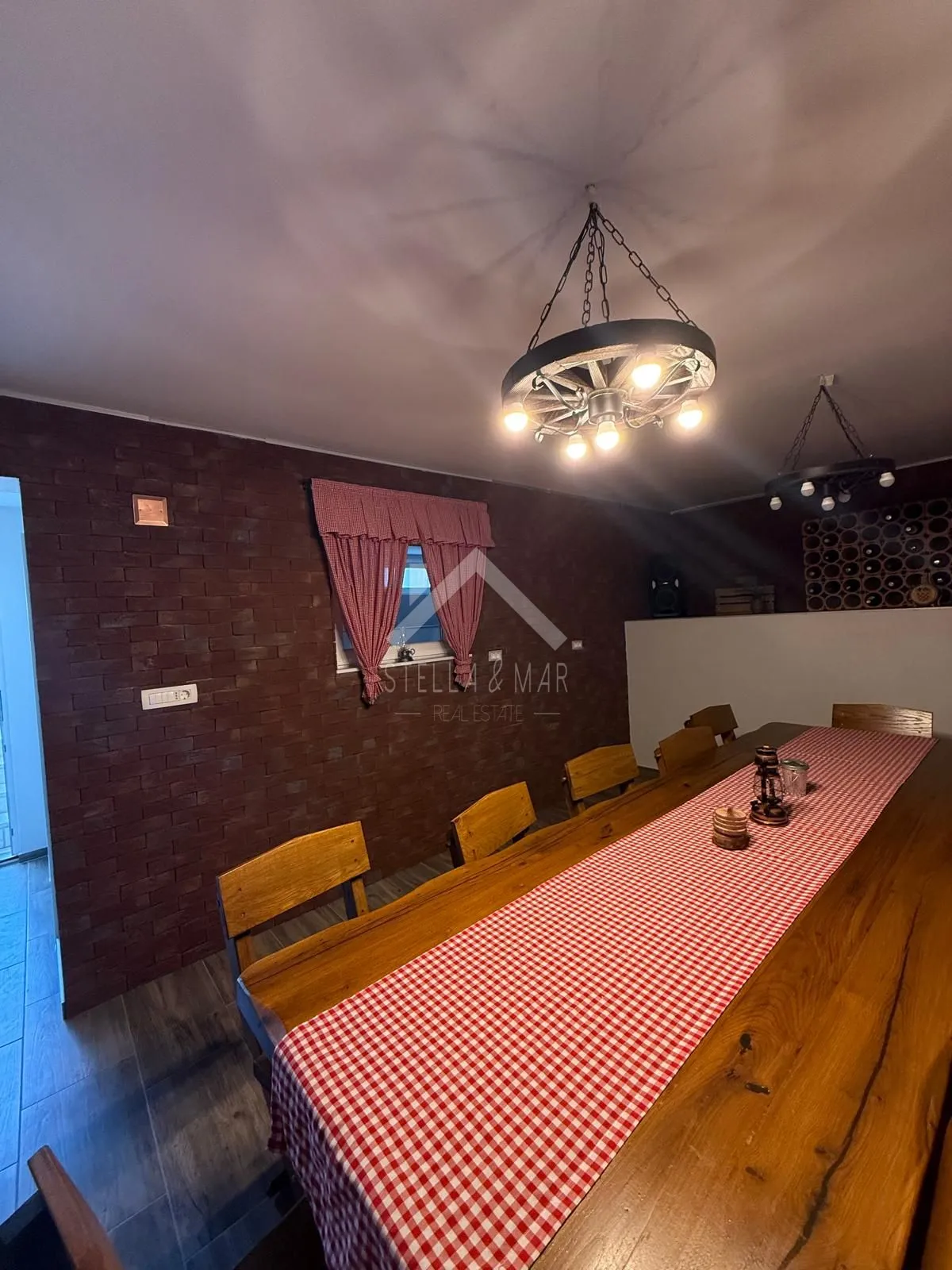 prekrasna kuća sa 3 apartmana - vir - slika 7