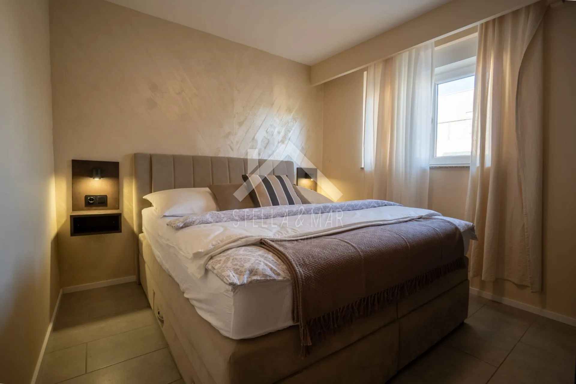 villa sa bazenom, pogled na more - privlaka - slika 11