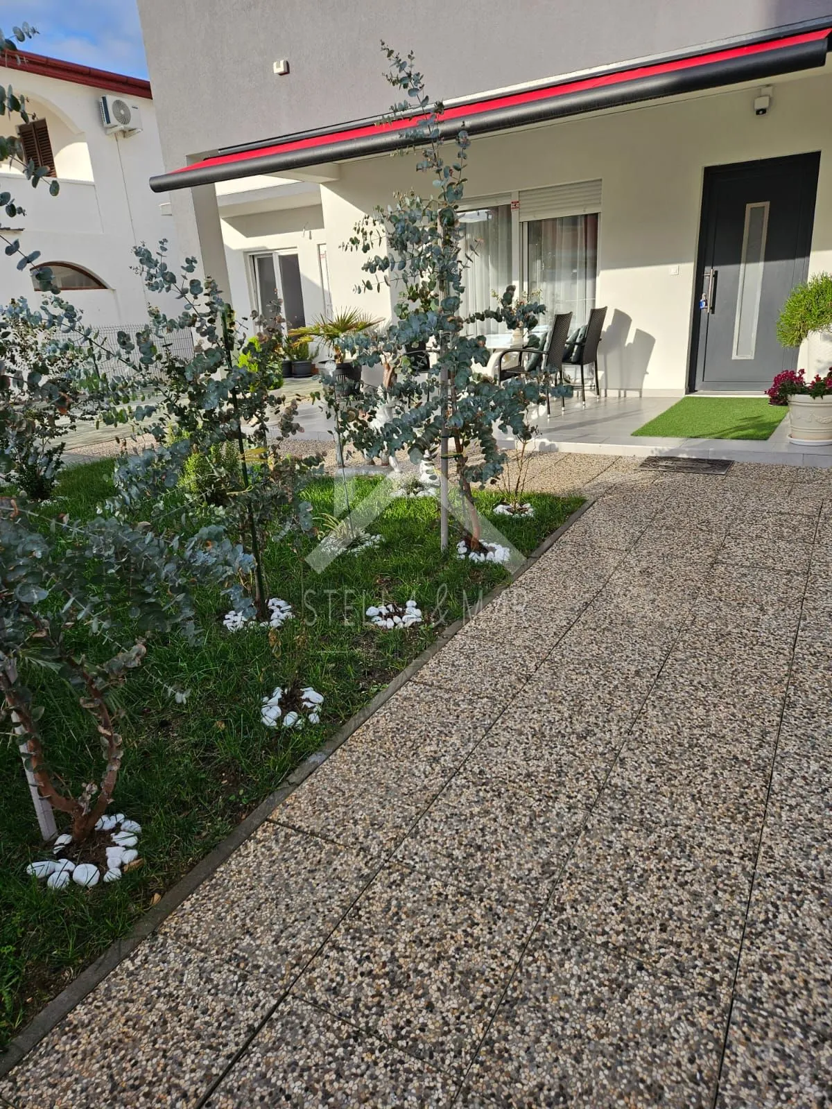 prizemlje kuće sa dva apartmana - vir - slika 19