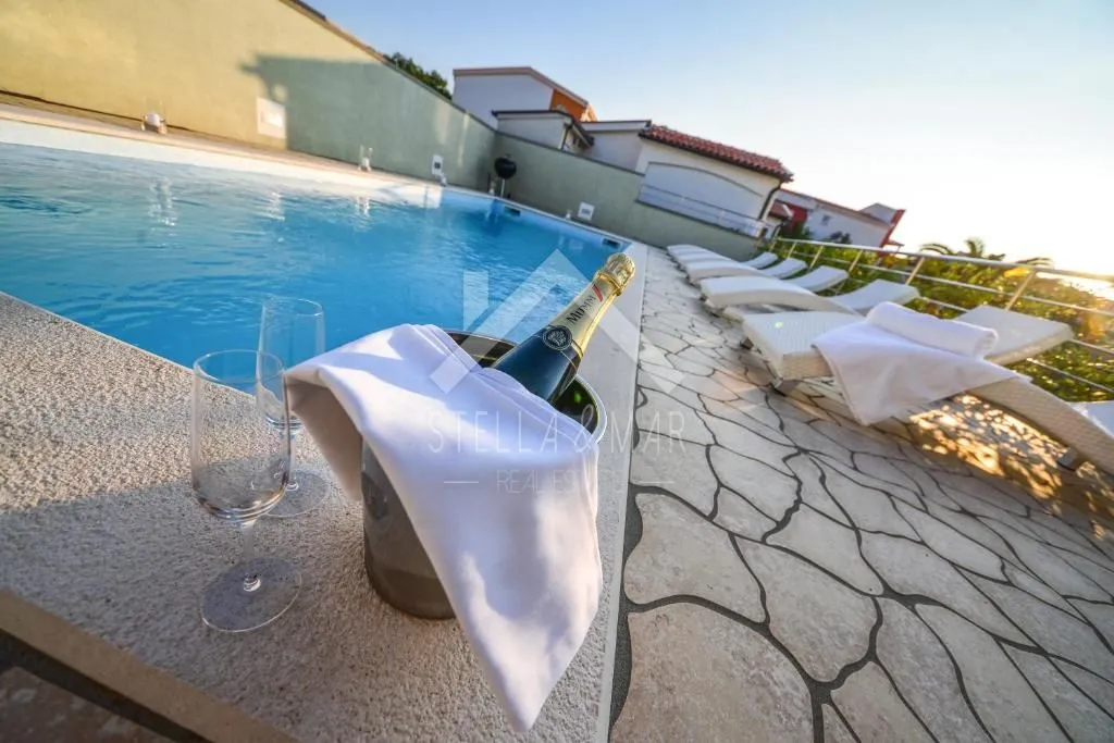 villa sa bazenom na atraktivnoj lokaciji - vir - slika 5
