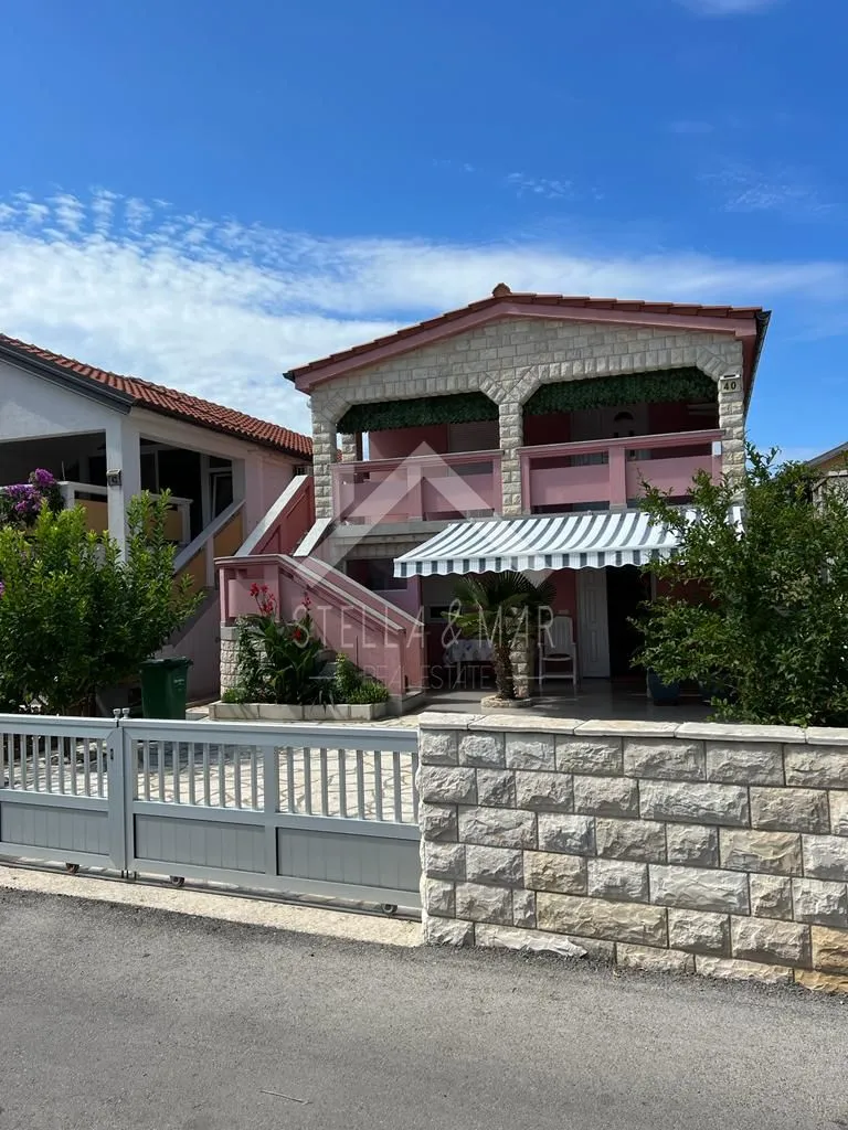 kuća sa dva apartmana - vir - slika 2