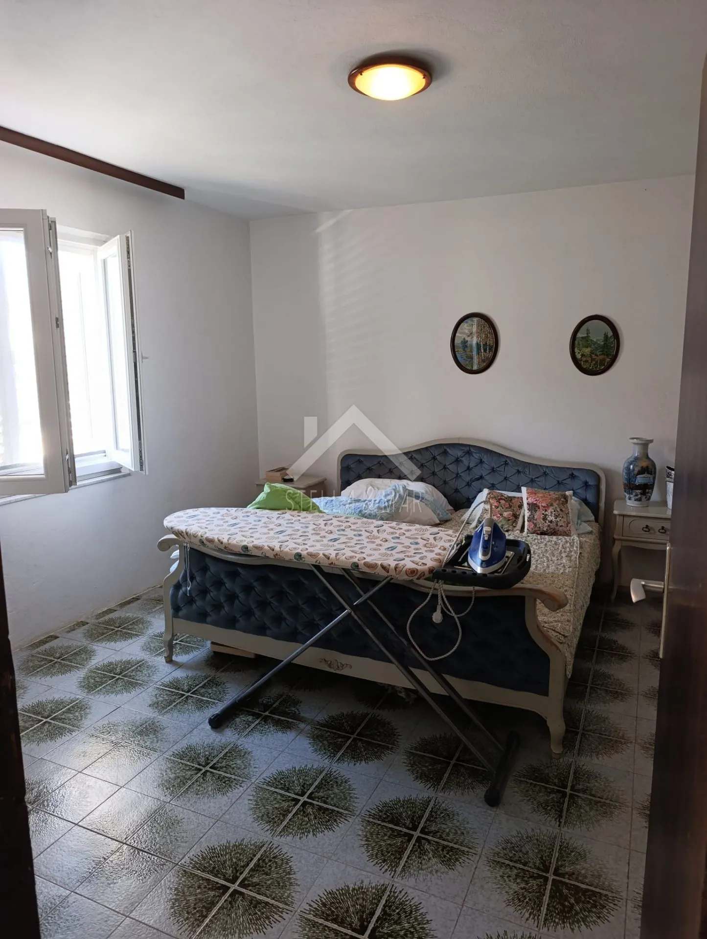 kuća sa dva stana i garažom - vir - slika 12