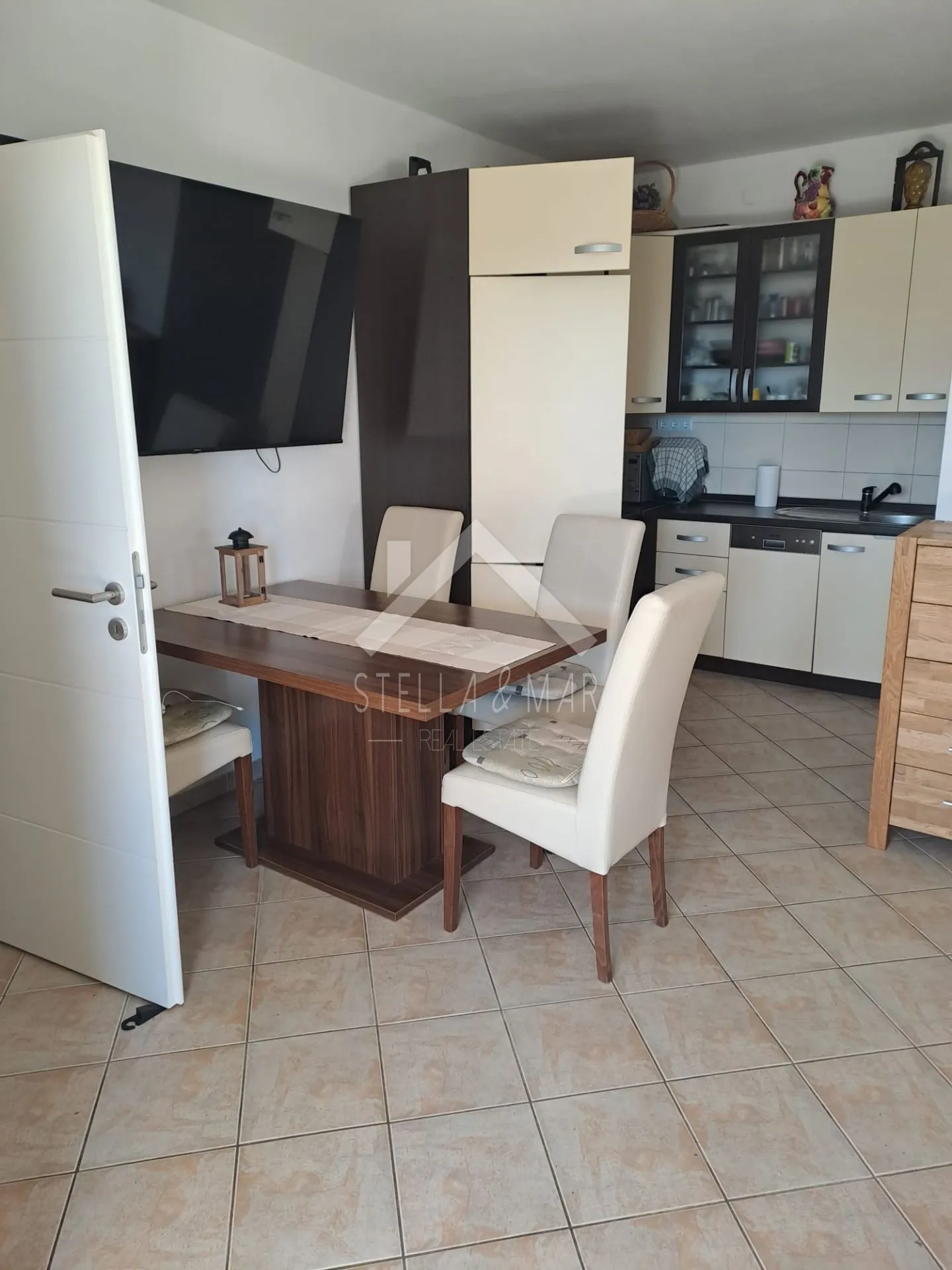 prostrana kuća sa 4 apartmana - vir - slika 13