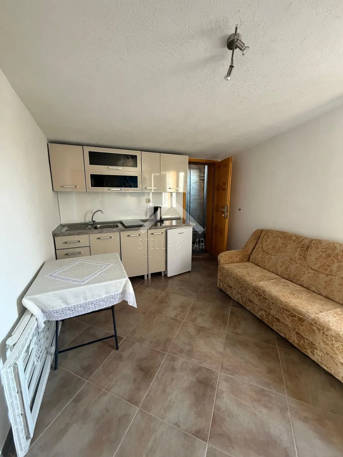 kuća sa 3 apartmana i garažom 350m do mora - vir - slika 17
