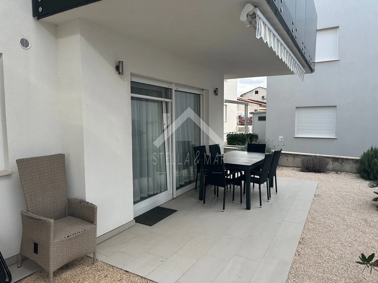 dvosobni apartman sa vrtom, neposredna blizina mora- vir - slika 3