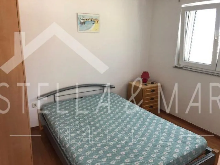 ljubač ; kuća sa tri apartmana ; pogled na more ! - slika 16