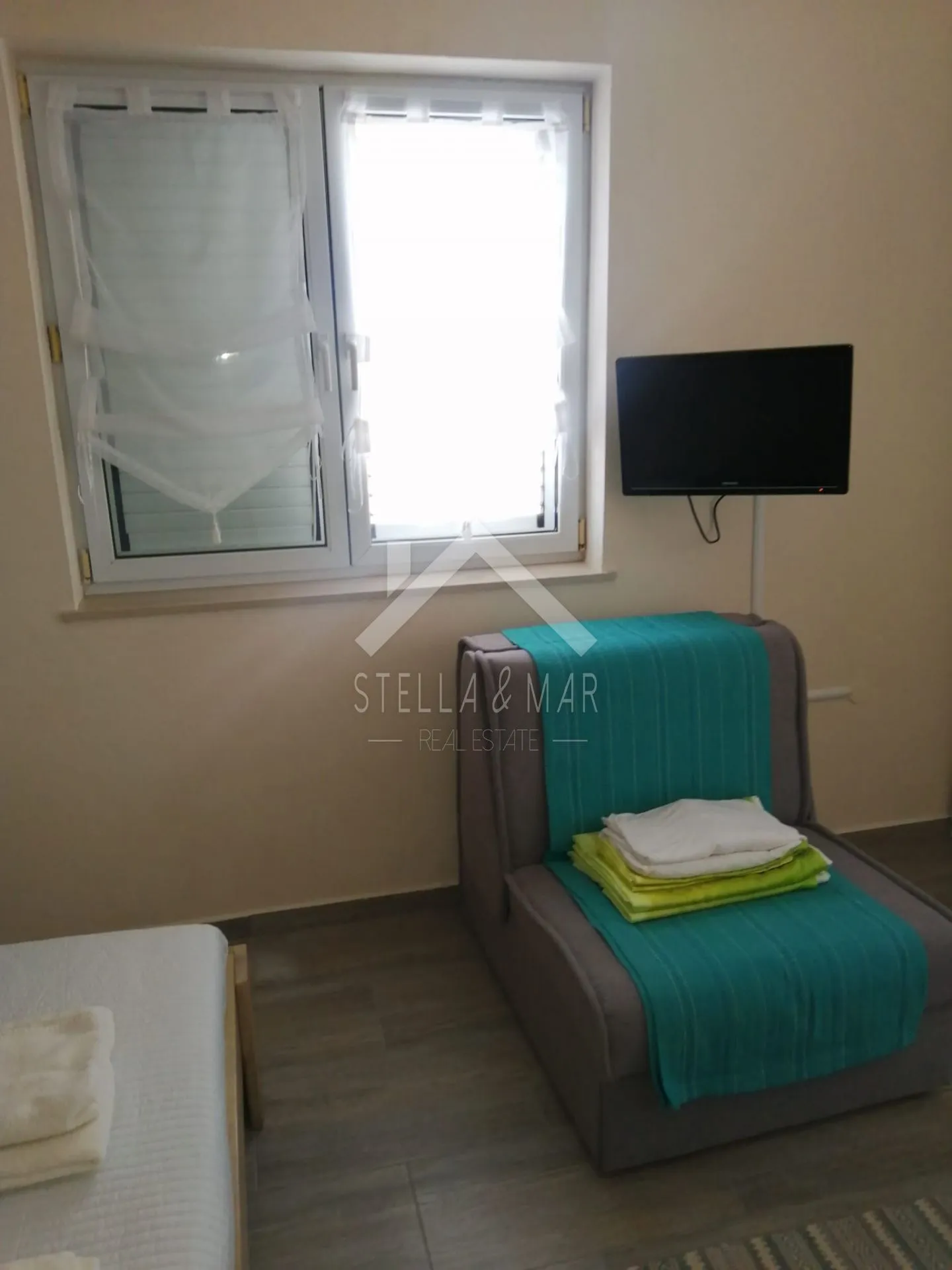 kuća sa 5 apartmana, garaža, podrum - vir, centar - slika 15
