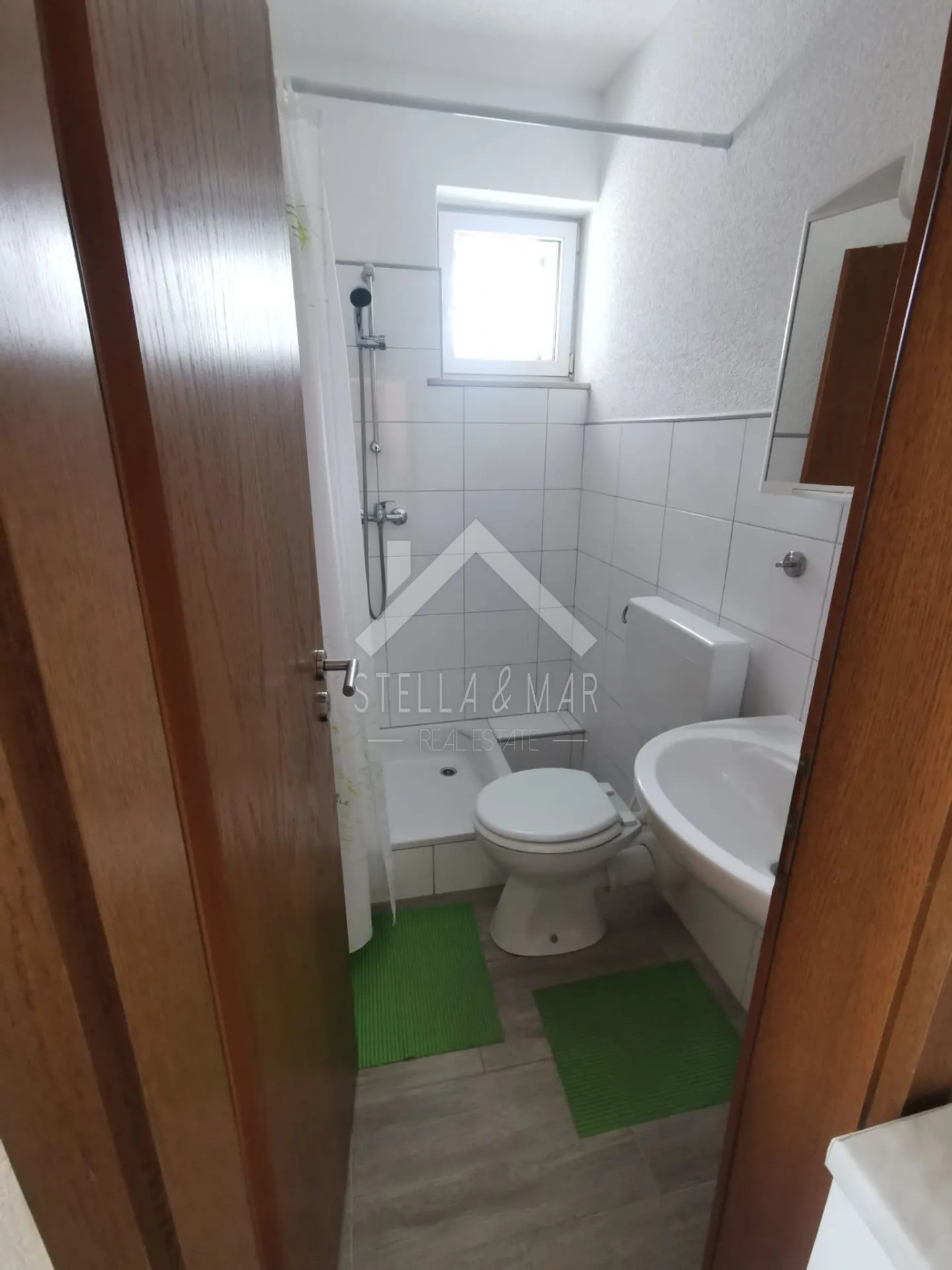 kuća sa 5 apartmana, garaža, podrum - vir, centar - slika 12