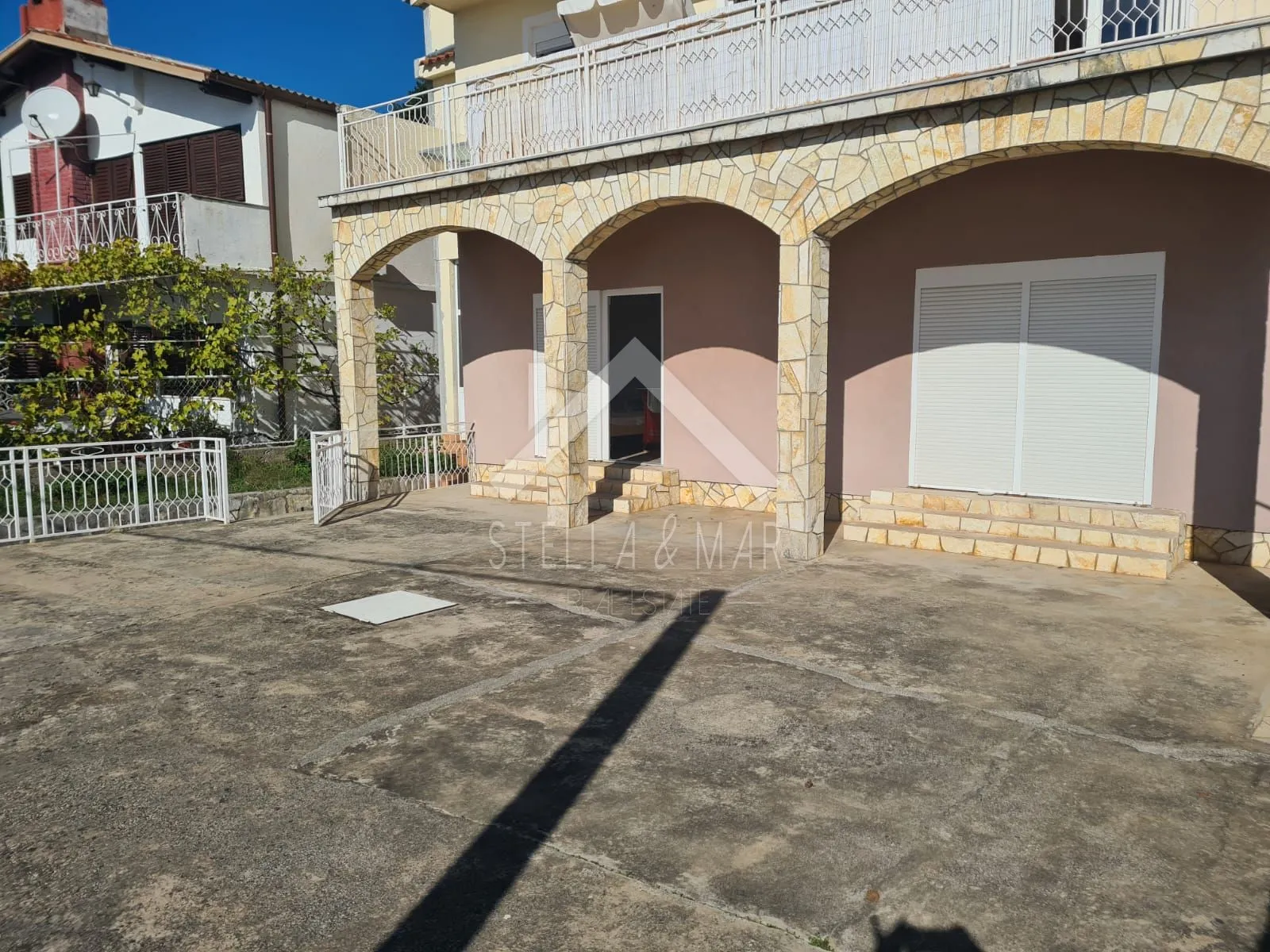 kuća sa prekrasnim pogledom na more - maslenica - slika 3